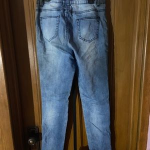 Skinny jeans w/ ribbed design